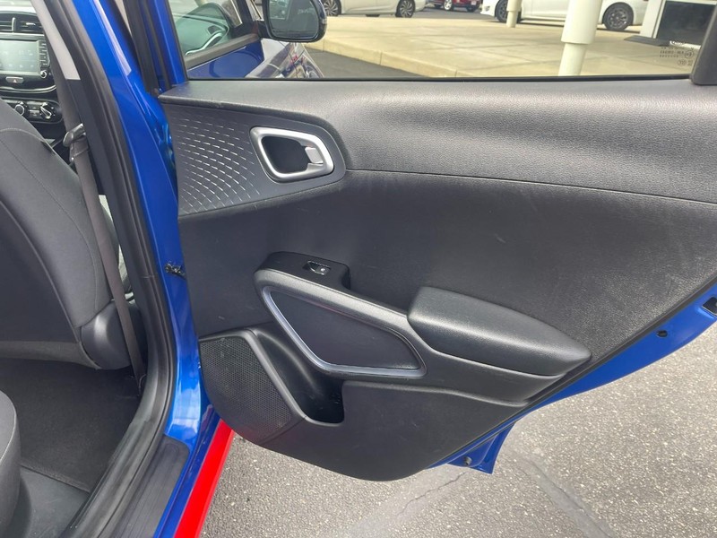 Kia Soul Vehicle Image 14