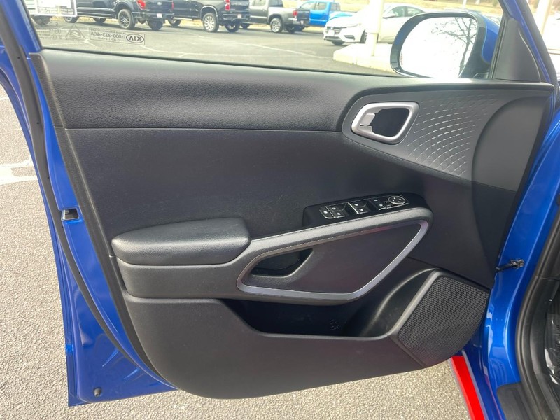 Kia Soul Vehicle Image 18