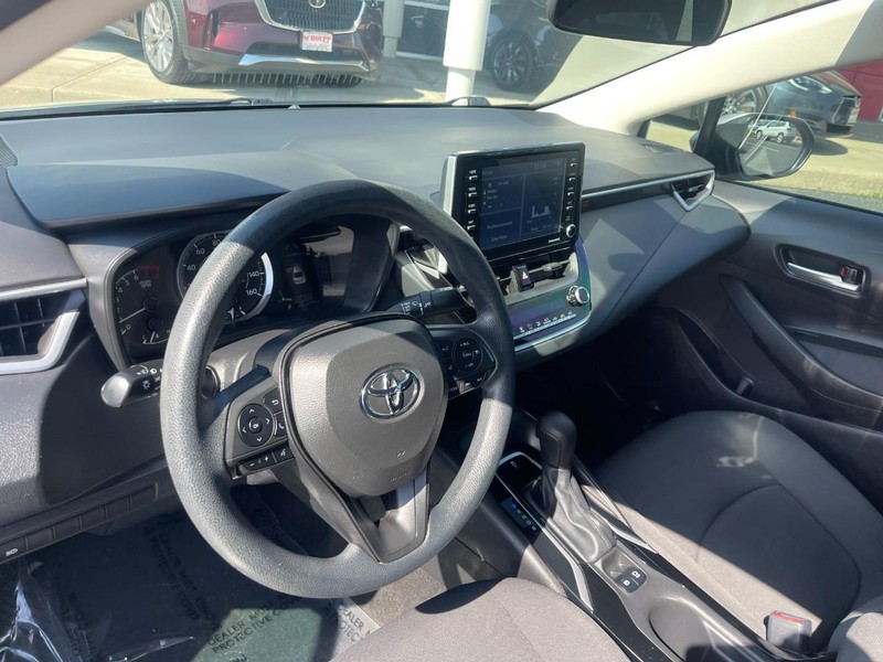 Toyota Corolla Vehicle Image 13