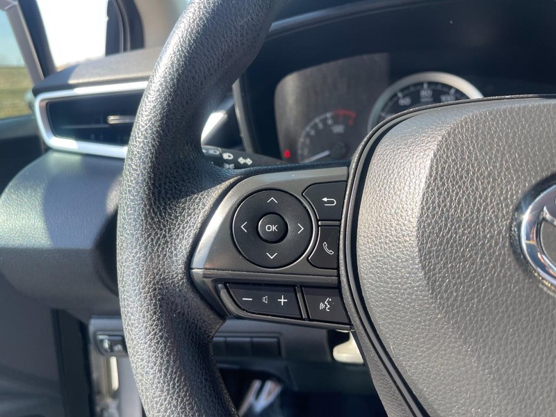 Toyota Corolla Vehicle Image 15