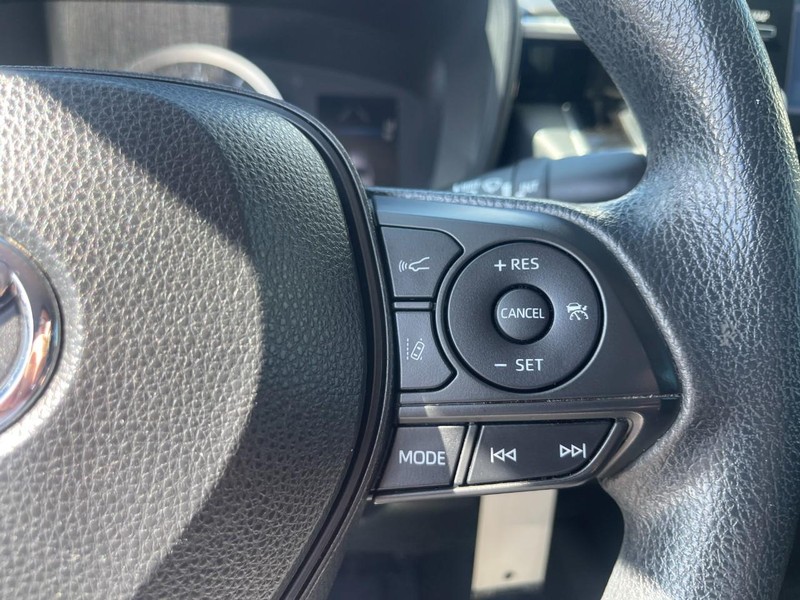 Toyota Corolla Vehicle Image 16