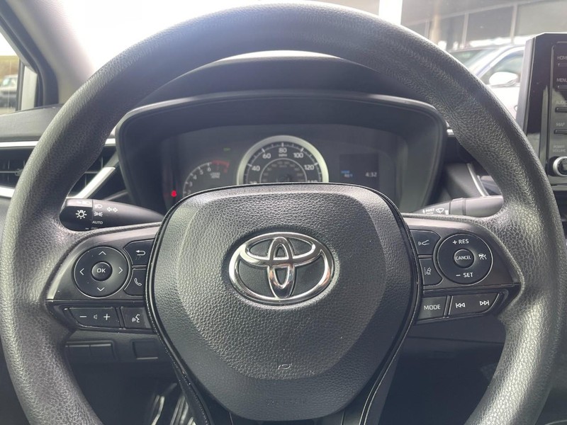 Toyota Corolla Vehicle Image 09