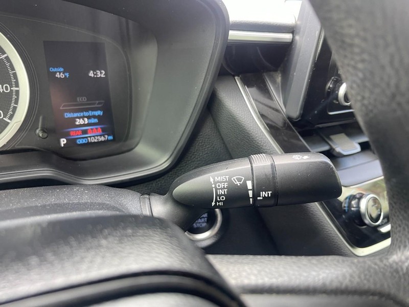 Toyota Corolla Vehicle Image 13