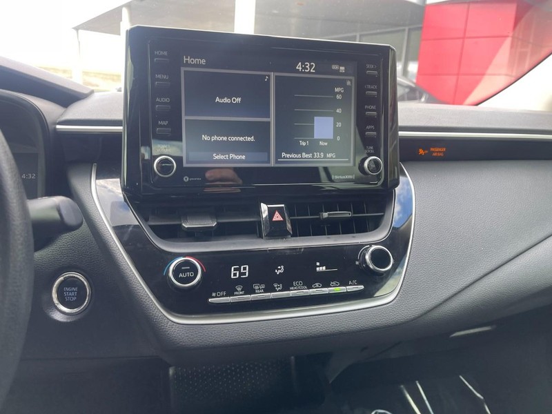 Toyota Corolla Vehicle Image 16