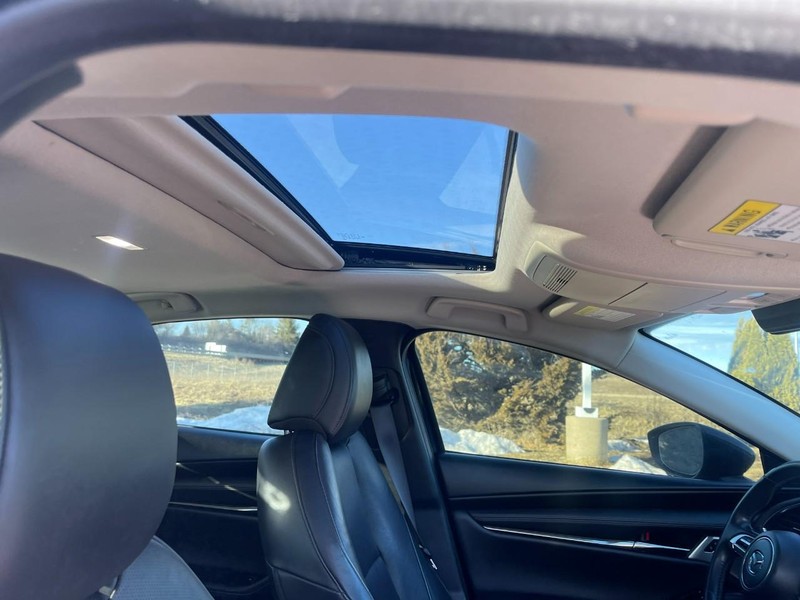 Mazda Mazda3 Sedan Vehicle Image 03