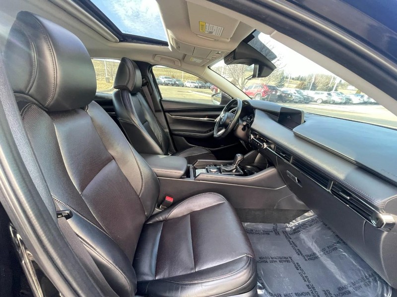 Mazda Mazda3 Sedan Vehicle Image 08