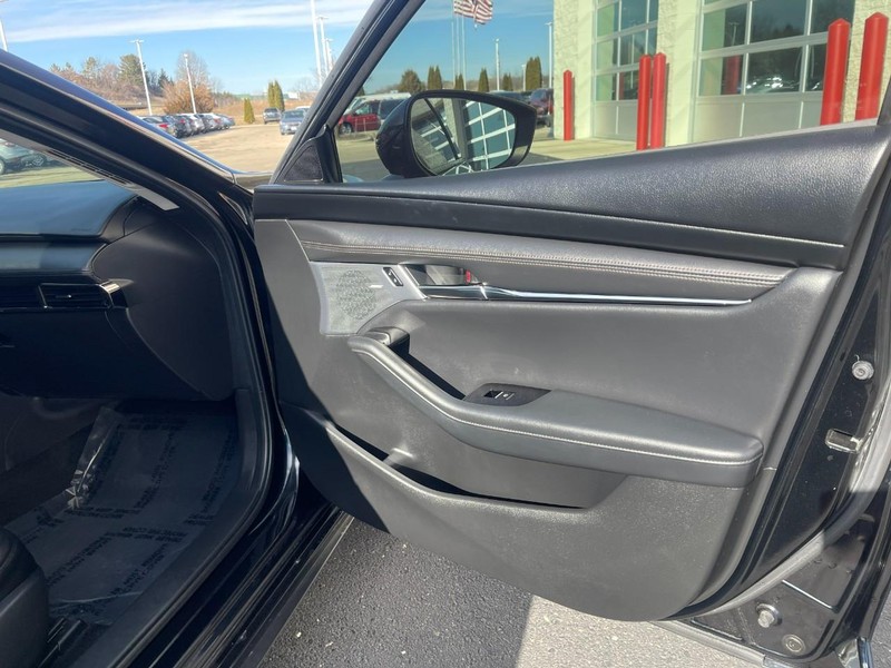 Mazda Mazda3 Sedan Vehicle Image 09