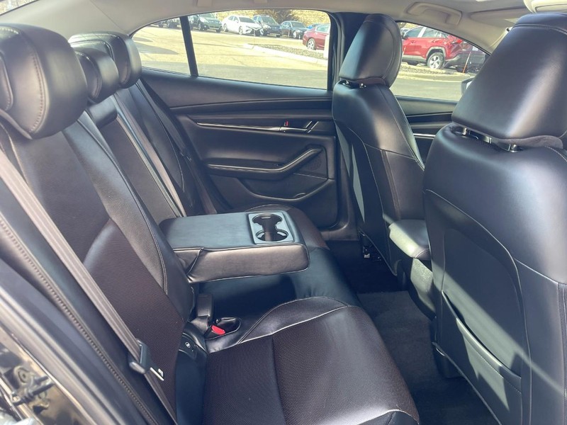 Mazda Mazda3 Sedan Vehicle Image 10