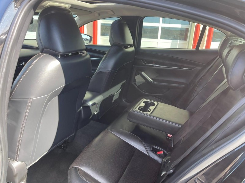 Mazda Mazda3 Sedan Vehicle Image 14