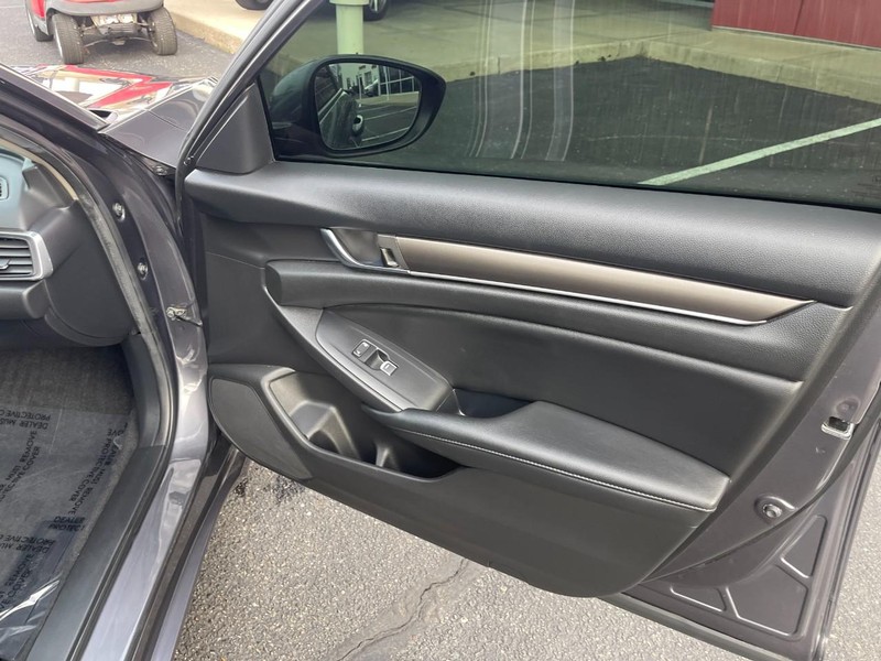 Honda Accord Sedan Vehicle Image 11