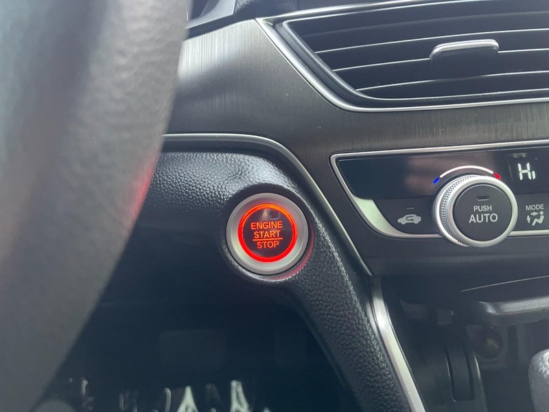 Honda Accord Sedan Vehicle Image 24