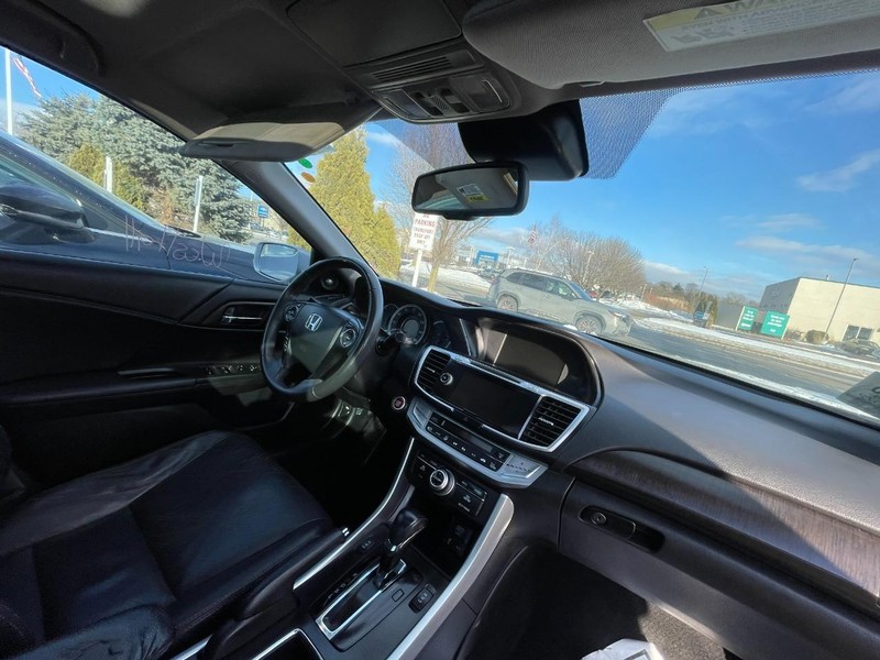 Honda Accord Sedan Vehicle Image 04