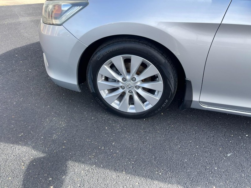 Honda Accord Sedan Vehicle Image 06