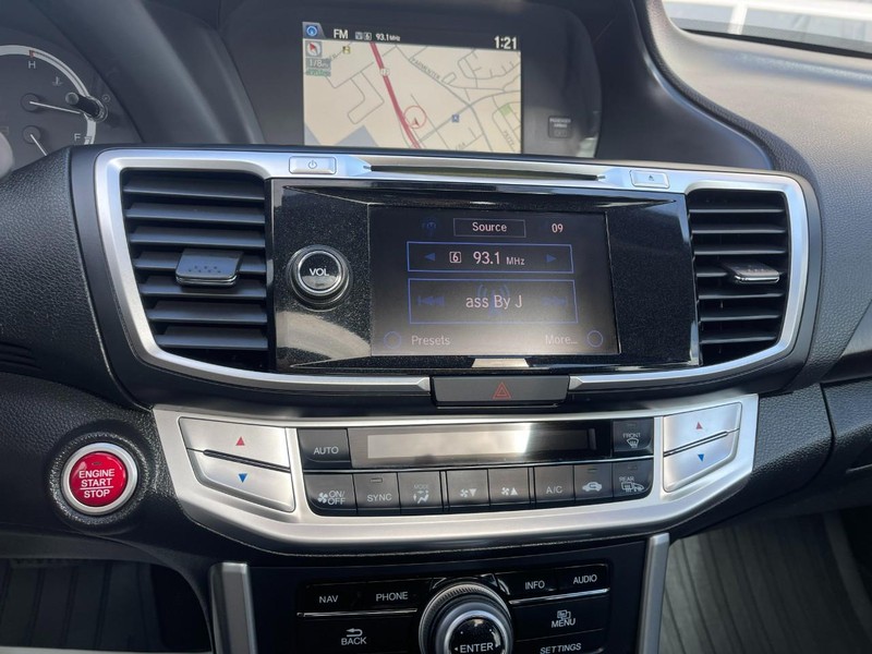 Honda Accord Sedan Vehicle Image 30