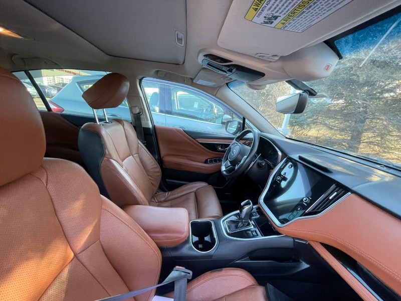 Subaru Legacy Vehicle Image 03