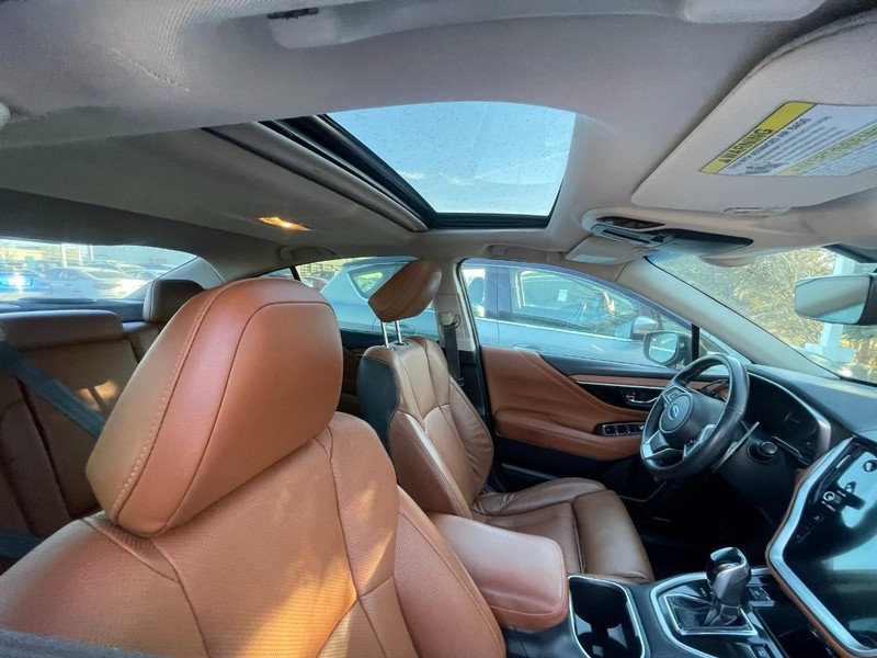 Subaru Legacy Vehicle Image 04