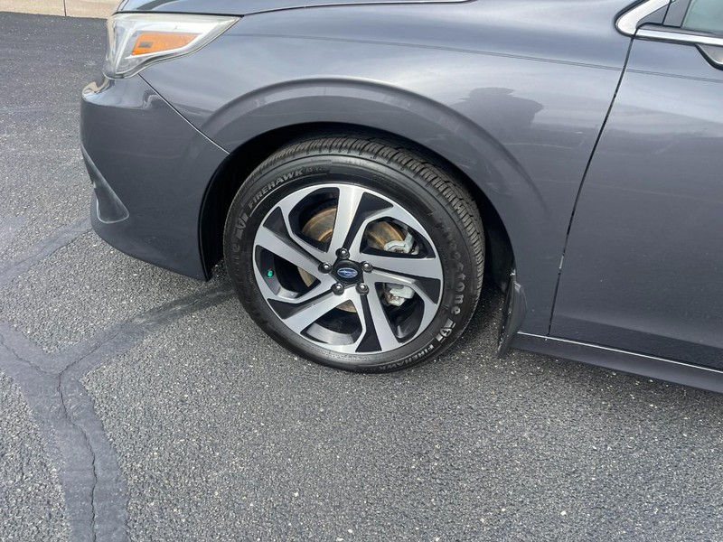 Subaru Legacy Vehicle Image 06