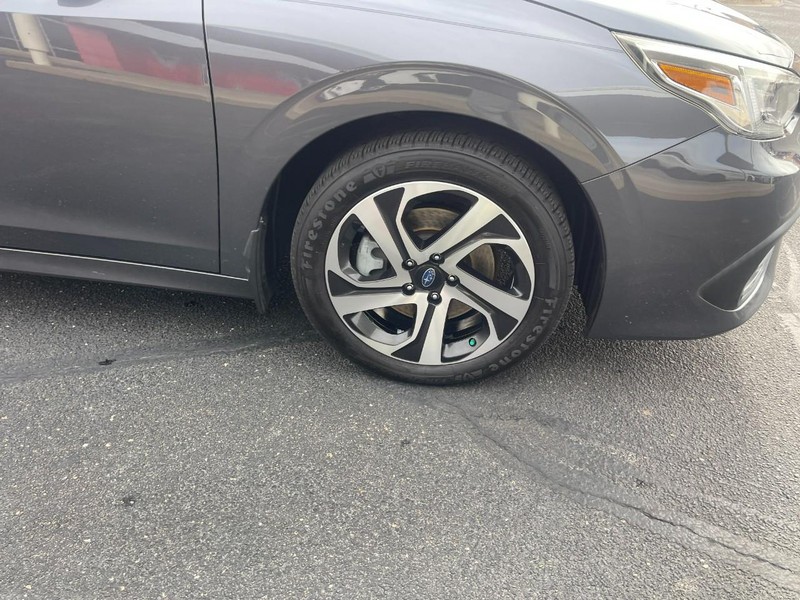 Subaru Legacy Vehicle Image 07