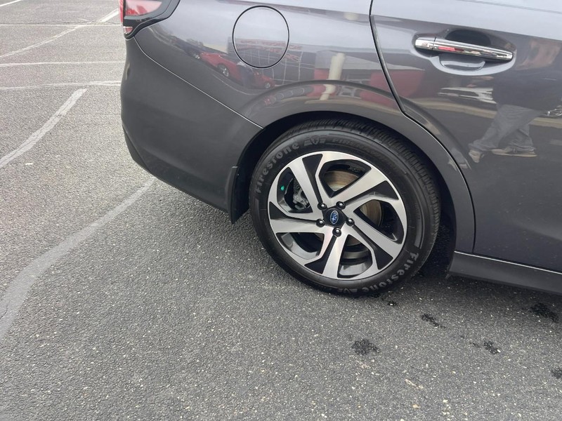 Subaru Legacy Vehicle Image 08