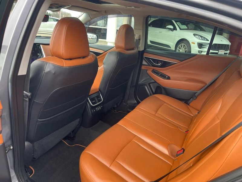 Subaru Legacy Vehicle Image 17