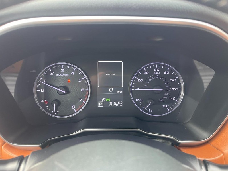 Subaru Legacy Vehicle Image 30