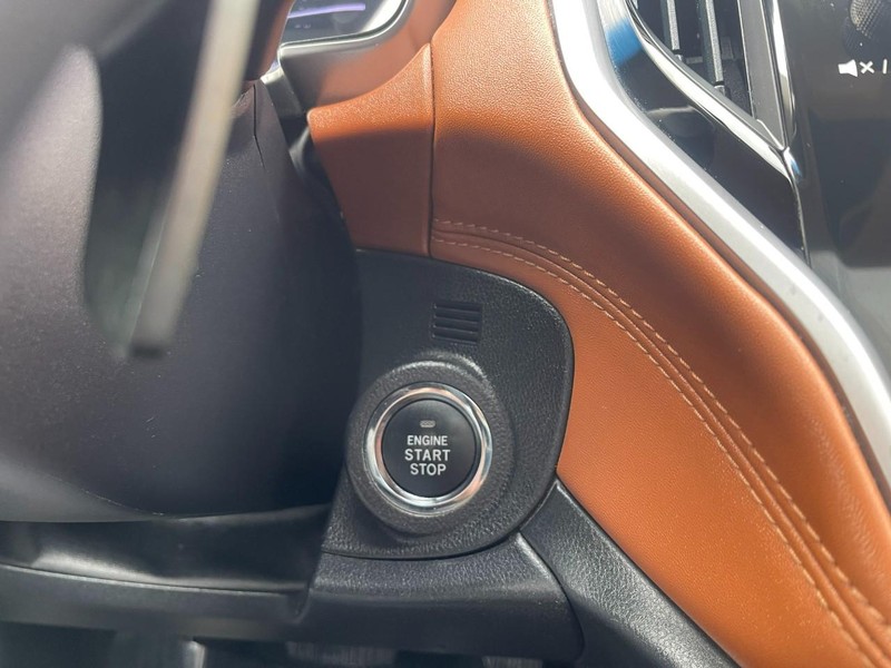 Subaru Legacy Vehicle Image 32