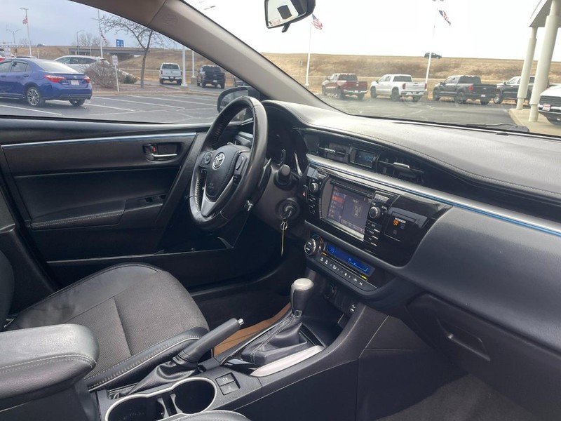 Toyota Corolla Vehicle Image 06