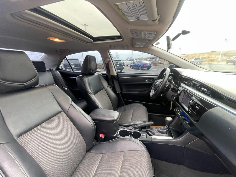 Toyota Corolla Vehicle Image 08