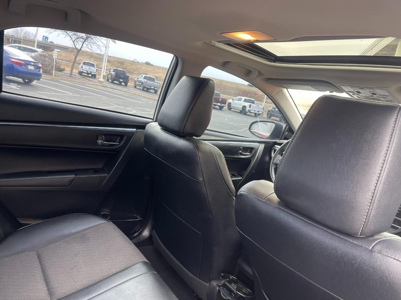 Toyota Corolla Vehicle Image 11