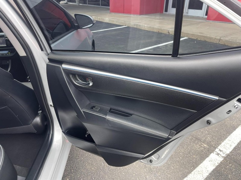 Toyota Corolla Vehicle Image 12