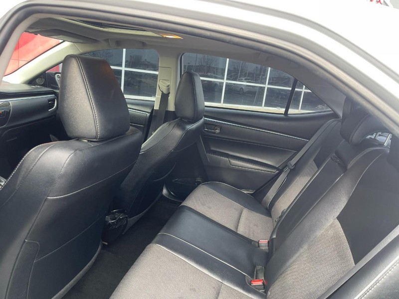 Toyota Corolla Vehicle Image 13