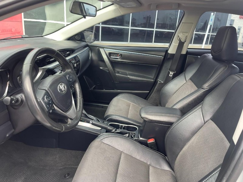 Toyota Corolla Vehicle Image 14