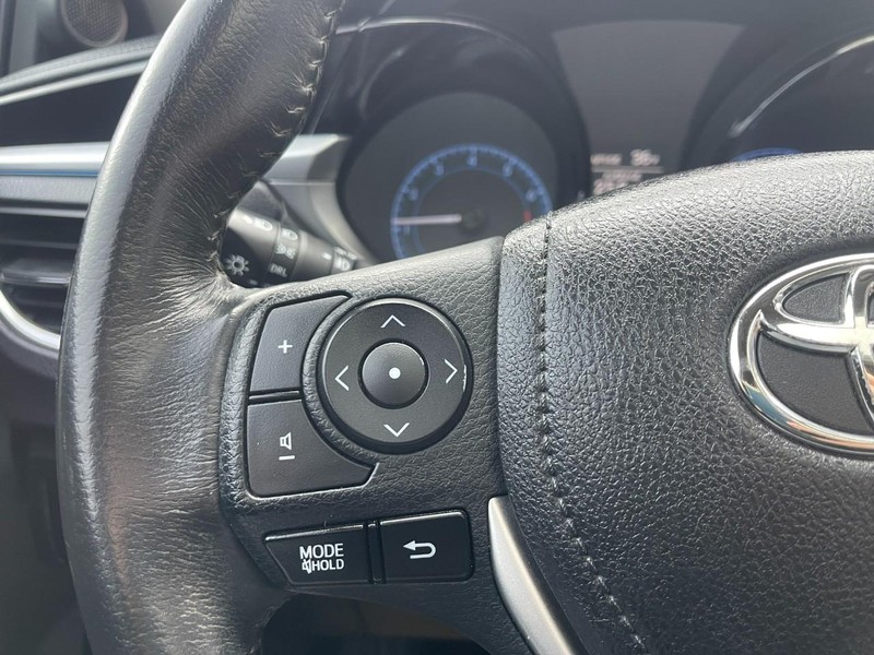 Toyota Corolla Vehicle Image 17