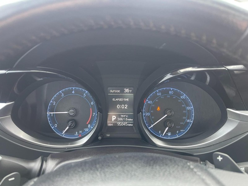 Toyota Corolla Vehicle Image 24