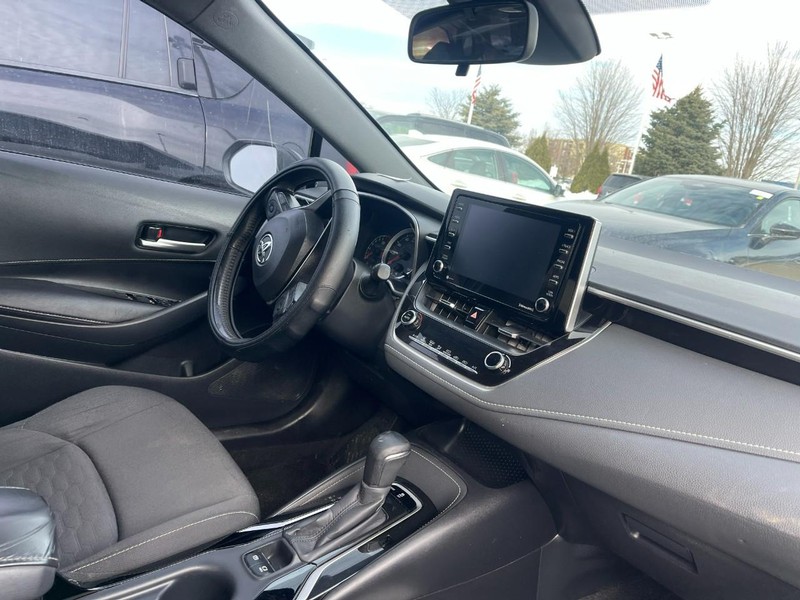 Toyota Corolla Hatchback Vehicle Image 02