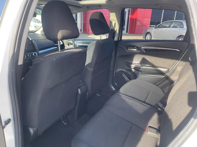 Honda Fit Vehicle Image 12