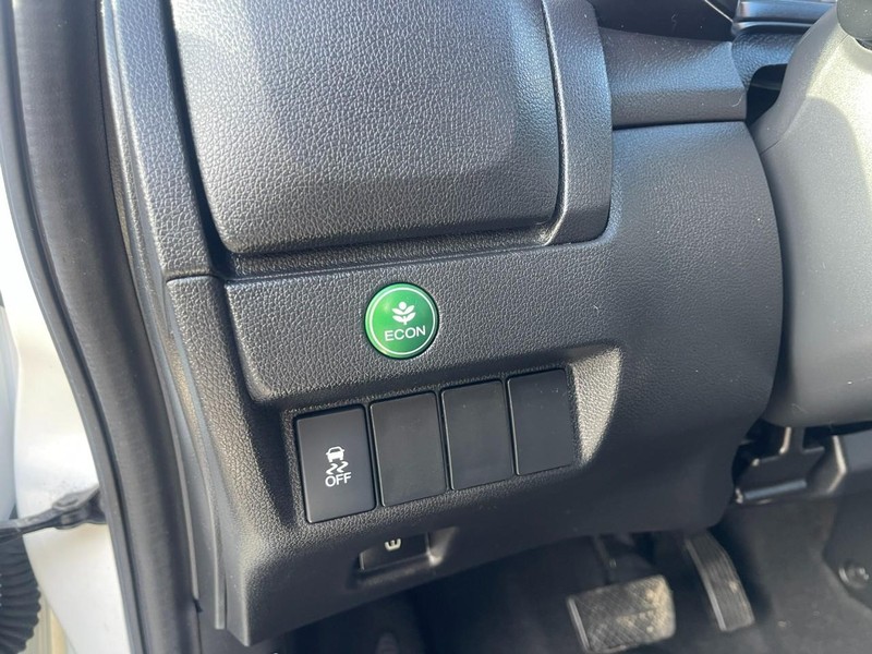 Honda Fit Vehicle Image 14