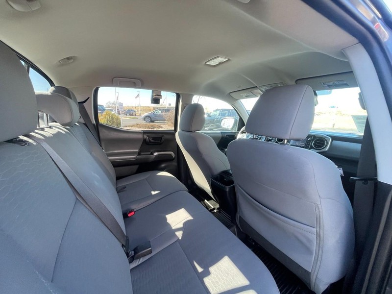 Toyota Tacoma 4WD Vehicle Image 13