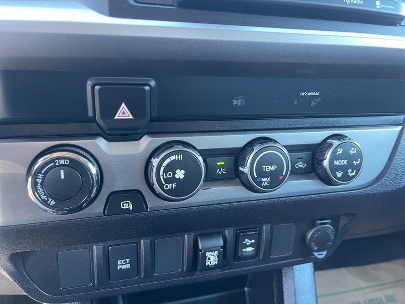 Toyota Tacoma 4WD Vehicle Image 21