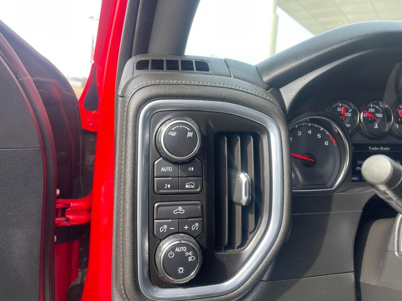 Chevrolet Silverado 1500 Vehicle Image 16