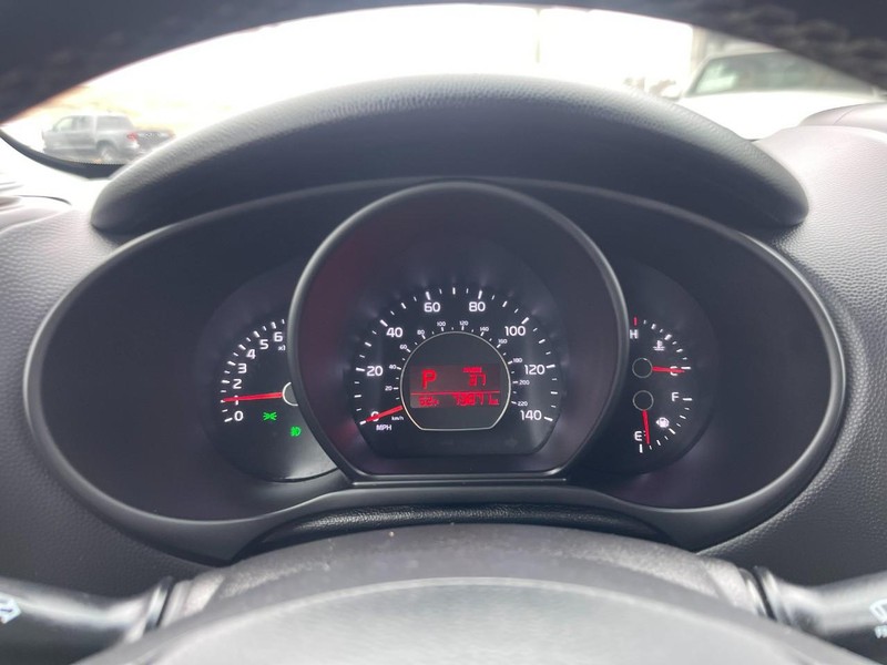 Kia Soul Vehicle Image 21