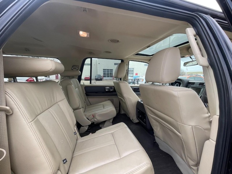 Lincoln Navigator L Vehicle Image 05