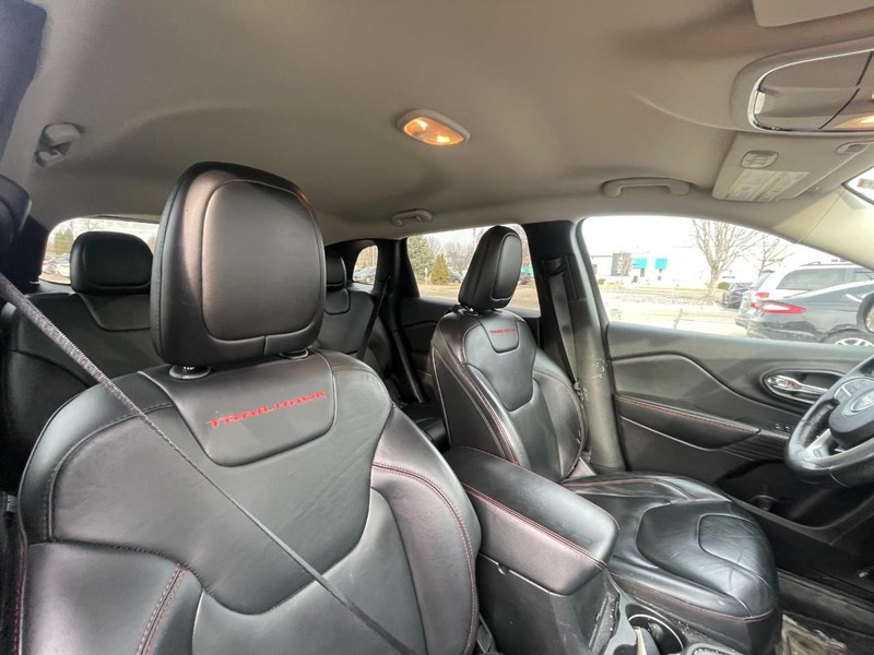 Jeep Cherokee Vehicle Image 03