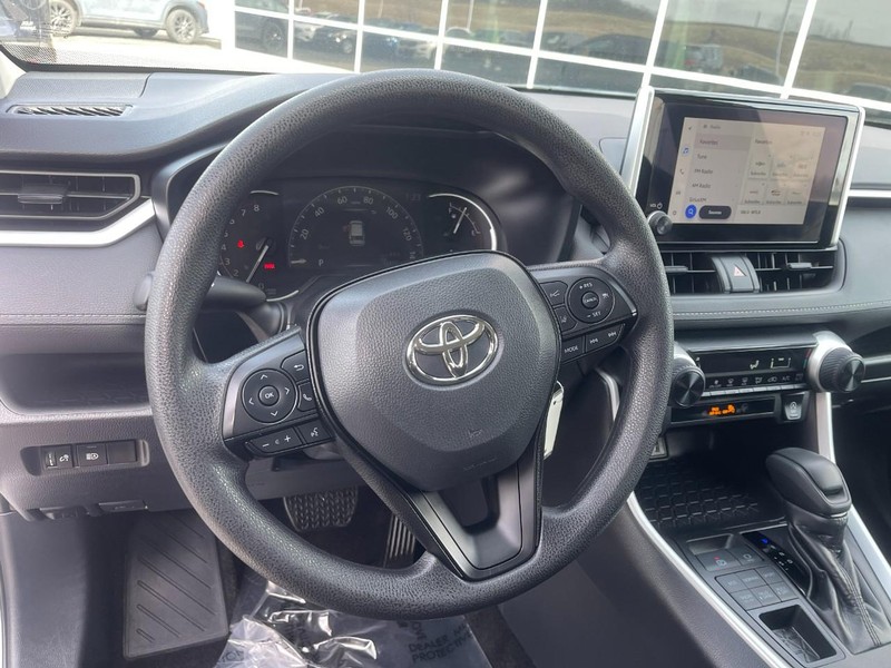 Toyota RAV4 Vehicle Image 16