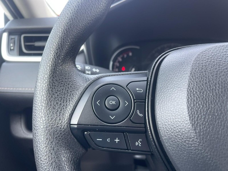 Toyota RAV4 Vehicle Image 17