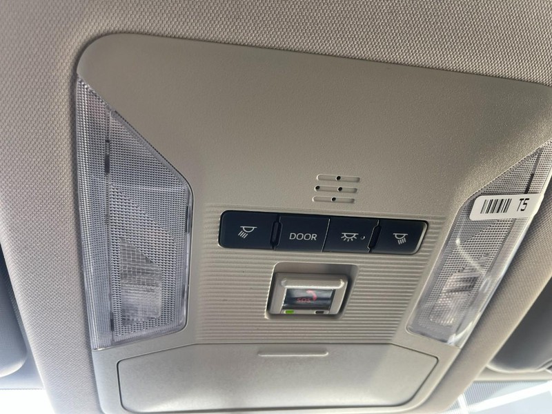 Toyota RAV4 Vehicle Image 23