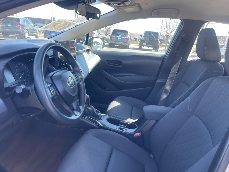 Toyota Corolla Vehicle Image 13