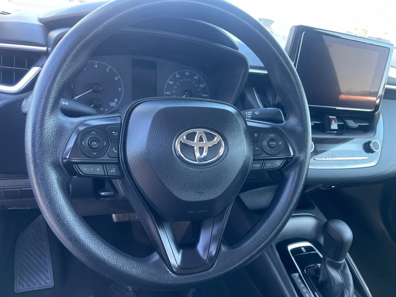 Toyota Corolla Vehicle Image 15