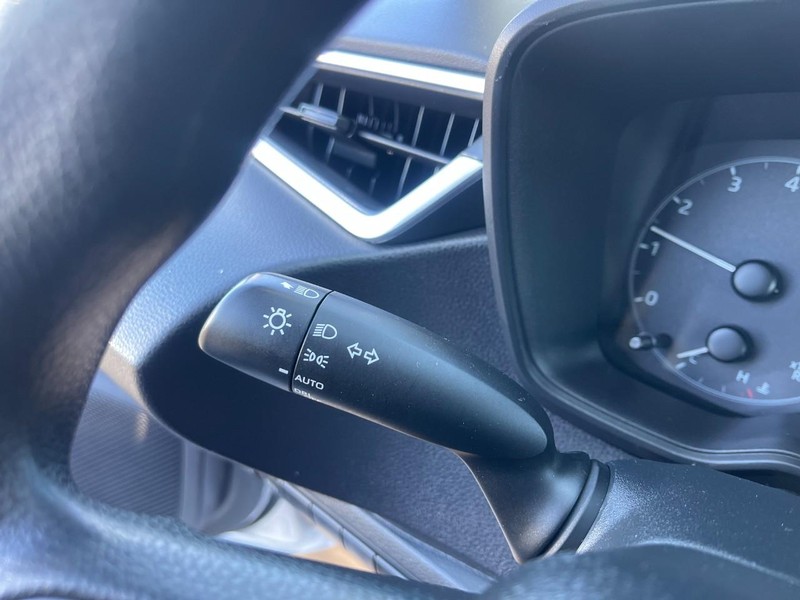 Toyota Corolla Vehicle Image 24