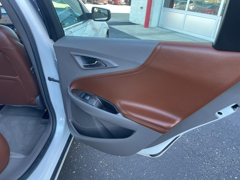 Chevrolet Malibu Vehicle Image 12